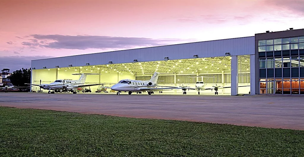 Read more about the article Top Tips On Choosing Aircraft Hangar Flooring